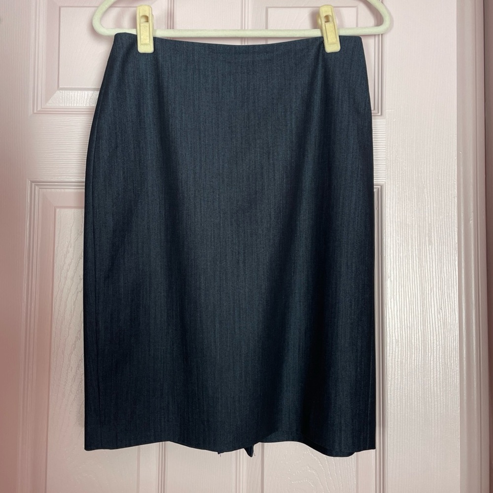 Anne Klein gabardine denim pencil skirt size 4 knee length EUC